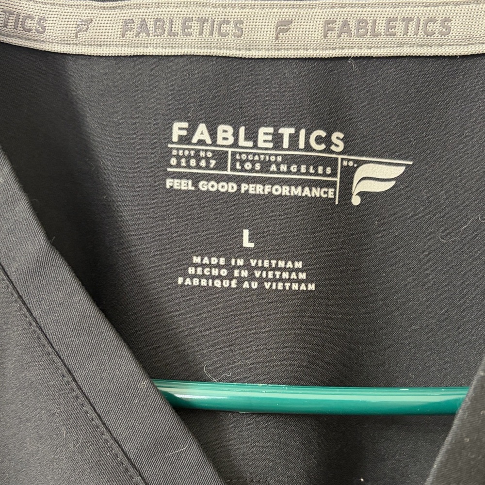 Fabletics Scrub Set - Picture 4 of 12